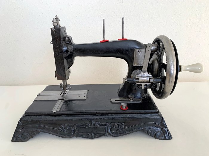 Winselmann (Titan?) - Nähmaschine, spätes 19. Jahrhundert - Gusseisen
