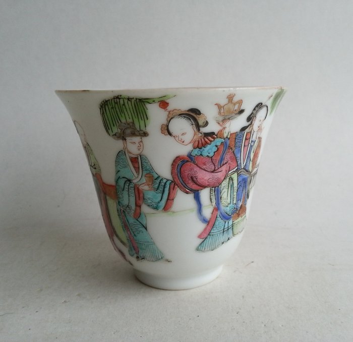 Kínai porcelán csésze a Tongzi-korszakból - Famille rose - Porcelán - Famille rose cup Tongzhi Mark and Period - Kína - Tongzhi (1862-1874)