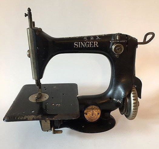 Singer 24-26 - A rare stitching sewing machine, 1910s - Steel