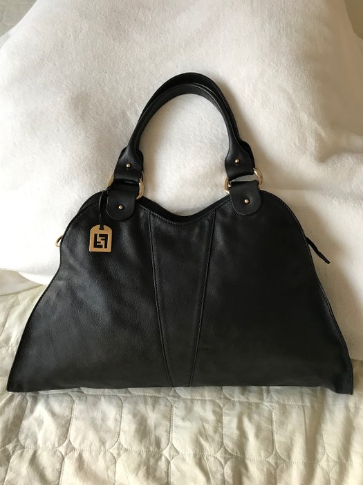 Fendi - Diavolo Trapezio Black Leather Hobo Bag Shoulder bag | Barnebys