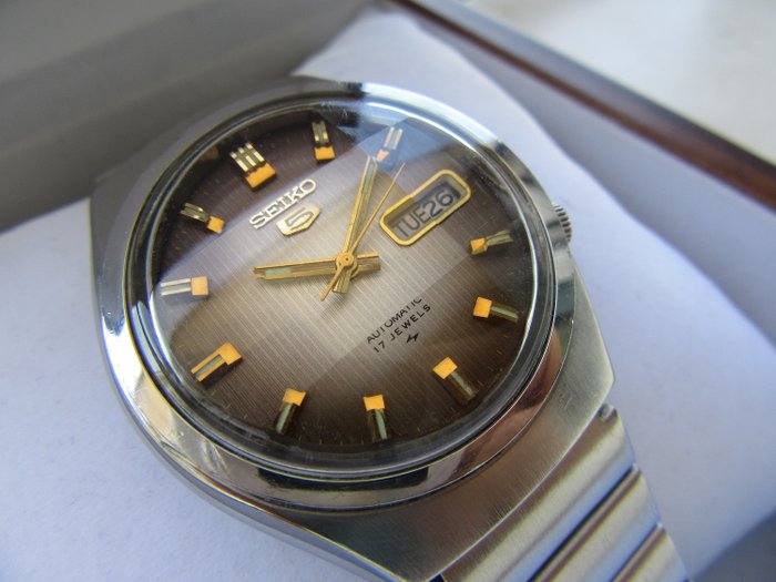 Seiko - "NO RESERVE PRICE" Seiko 5 Automatic Vintage 70 Antique Watch 17 Jewels  - Ref 7009 - 8170   - Men - 1970-1979