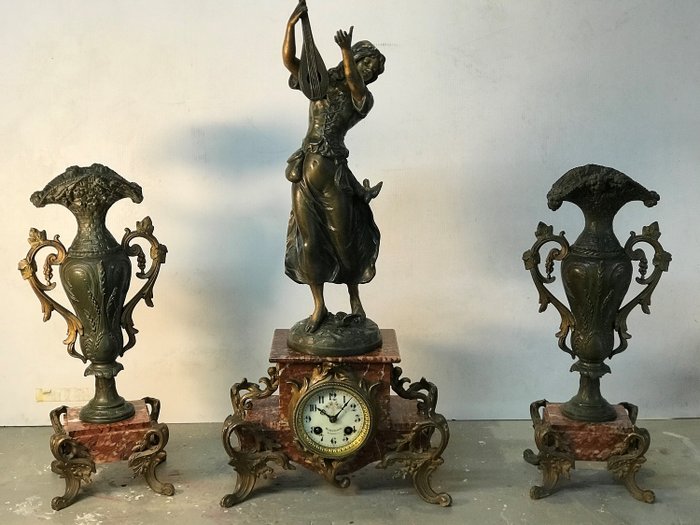 帶兩個花瓶的壁爐時鐘 - Emile Bruchon  ( 1880-1910 ) - 大理石上調 - 19世紀末