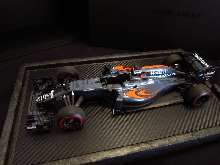 Amalgam - 1:18 - F1 McLaren Honda MP4-31 - Fernando Alonso / Jenson Button 2016 - Richard Mille Edition