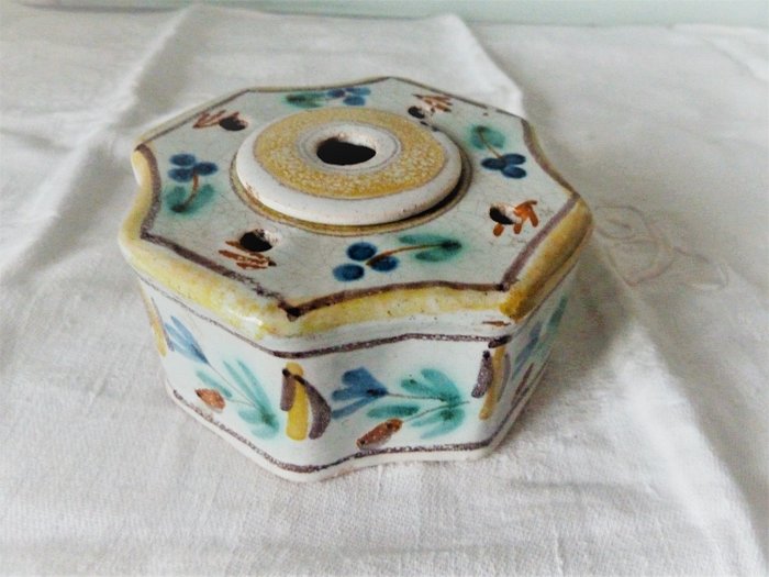 墨水池古代第十八陶器魯昂 (1) - 陶器