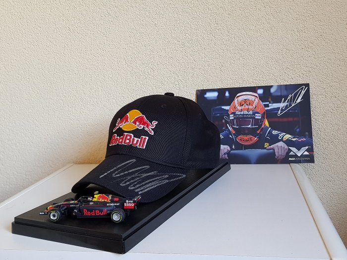 Formule 1 - Max Verstappen - casquette Red Bull signée à la main + R43  14:43 + carte de fan club - Catawiki