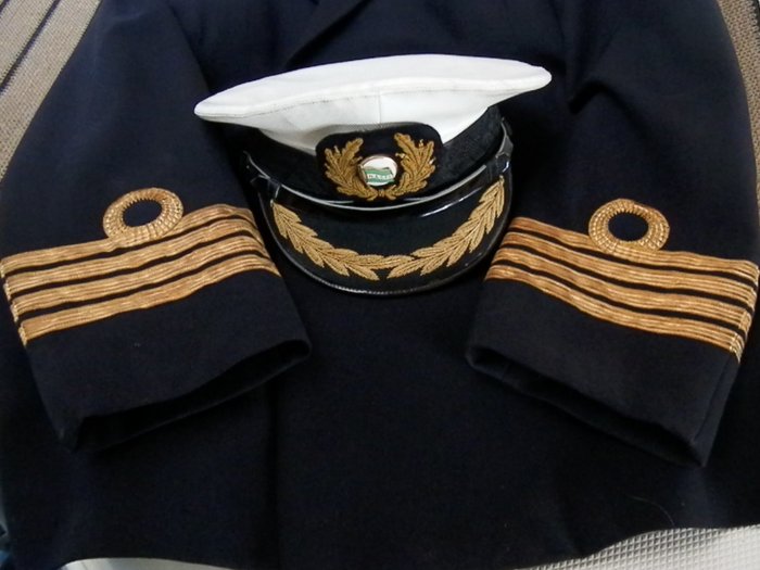 Merchant Navy uniformer, Holland America Line (NASM) & Rotterdamsche Lloyd (RL) (8) - støv - ca 1960 av 1970-tallet