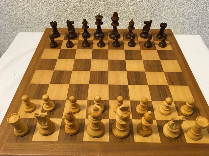 拉迪國際象棋遊戲，包括國際象棋棋盤 - 木 - 黃楊