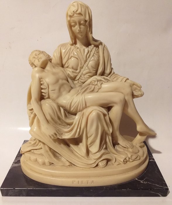 Gino Ruggeri - Sculptura Pietă (1) - Alabastru, Rășină/Poliester