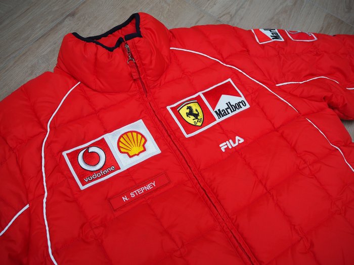 Ferrari - 2002 - Kurtka zimowa puchacz Marlboro FILA z epoki Michaela Schumachera