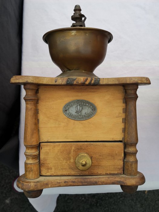 Mutzig framont - coffee grinder (1) - Brass, Wood- Walnut