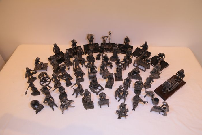 Daalderop KMD - Complete verzameling tinnen figuren van Daalderop: Oude "Ambachten en Konsten" in Tin (51) - Tin