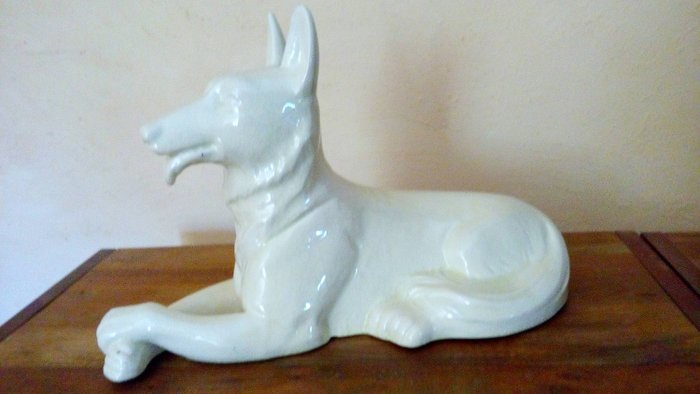 Saint Clément Lunéville  - Animal Statuette - German Shepherd Dog Seated - Earthenware, White