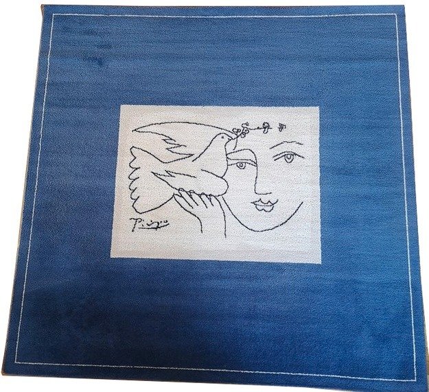 depicting a design by Pablo Picasso - Desso - Carpet - Peace and Joy 