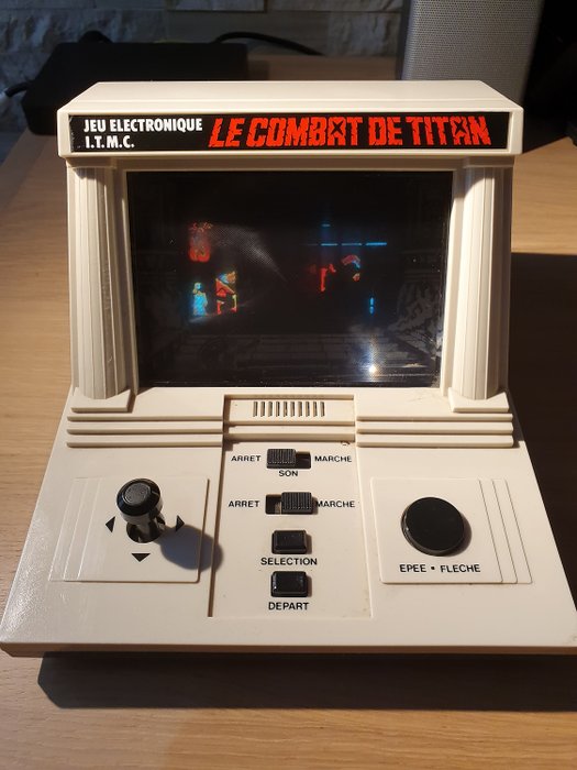 1 ITMC Fights of the Titan by Epoch - TableTop Arcade - Without original box