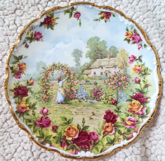Royal Albert -A celebration of the Old Country Roses Garden - Plate (1) - Porcelain