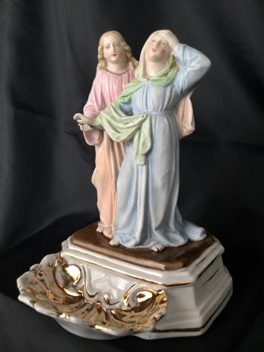 Antik 19. századi szent vízhordó, szent jelenettel, János apostollal és Mária szent anyjával - Keksz / porcelán az Andenne Vieux Bruxelles __ Belgium-tól - 19th century