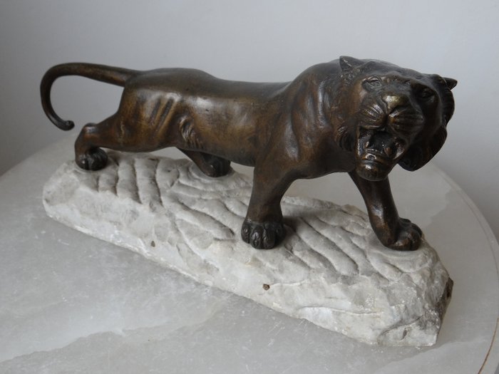 Krakowiki - Escultura "Um leão que ruge" - Bronze - Início do século XX