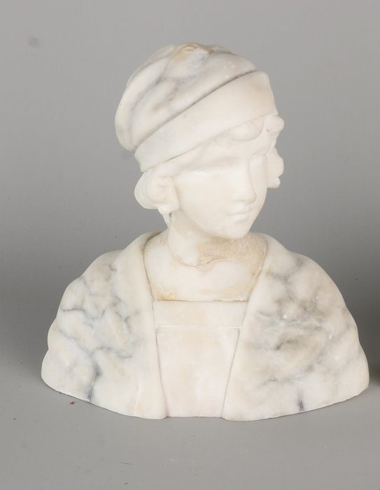 Gustave Van Vaerenbergh (1873-1927) - Busto di giovane ragazza - Marmo - circa del 1900