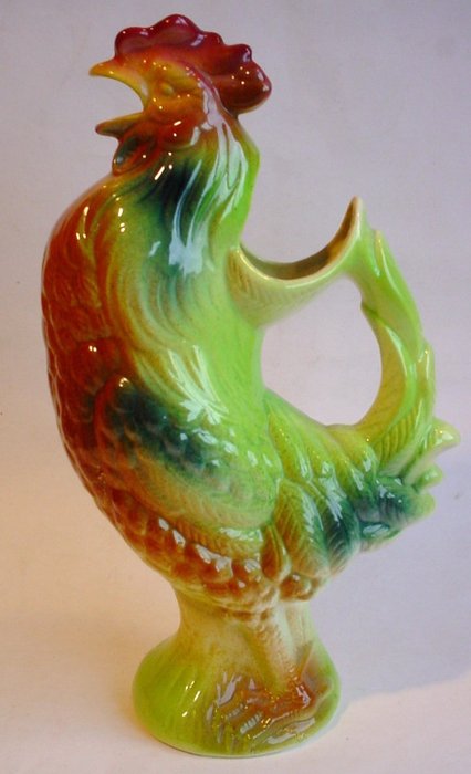 Saint-Clément - Majolica jug in the shape of a rooster