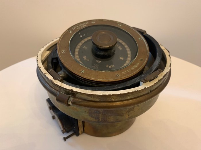 Compas de navire, Compas gyroscopique "Patt 43" - Laiton - Milieu du XXe siècle
