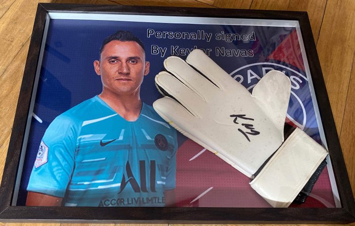 París Saint-Germain - Keylor Navas - 2019 - Autograph, Goal keeper gloves