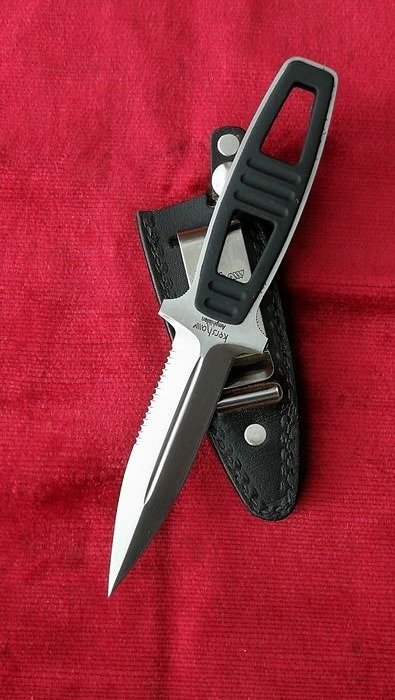 Japan - Kershaw Knives - Vintage Ichiro Hattori - Amphibian boot - Dagger