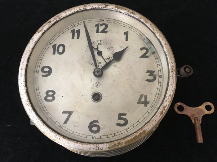 Horloge de navire, Horloge à cloison Junghans - Laiton - Milieu du XXe siècle