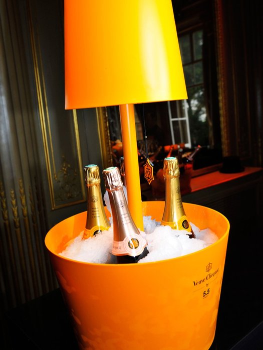 Ice bucket and lamp for Veuve Clicquot made by 5.5 designers - Champagne