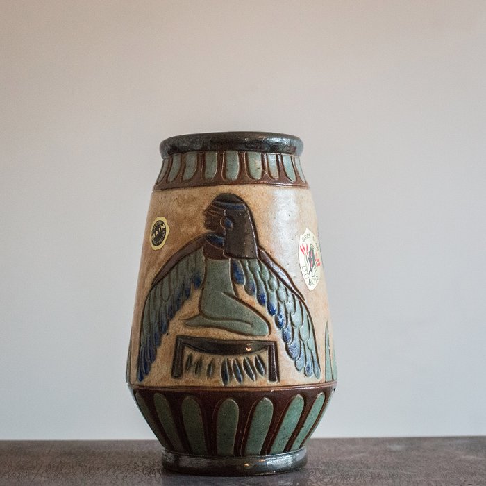 Antoine Dubois - Bouffioulx - Vase mit ägyptischem Motiv - Keramik