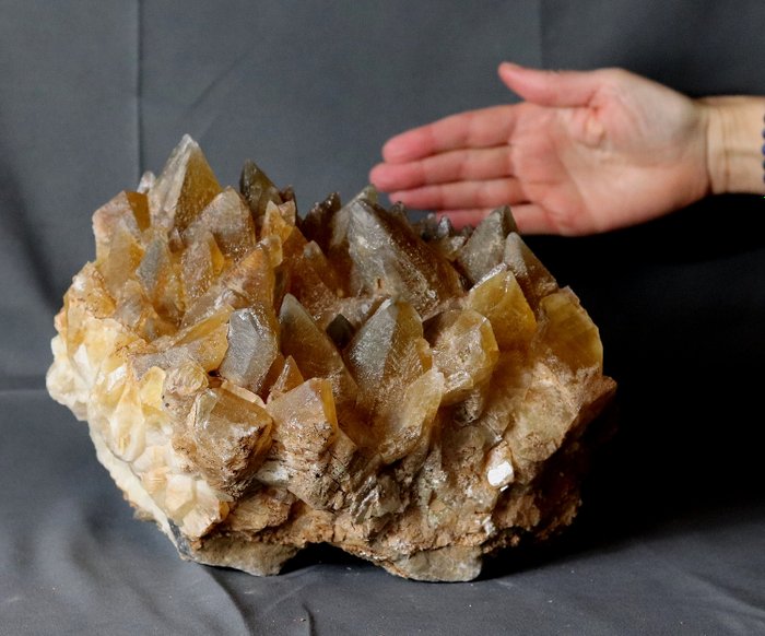 Calcita de dente de cão enorme Aglomerado de cristal - 24×17×15.5 cm - 10.1 kg