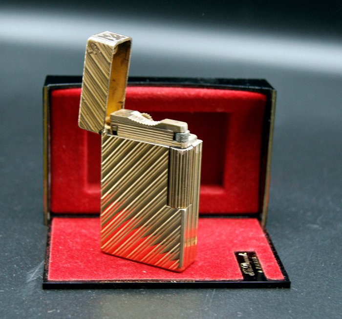 S.T. Dupont, gold plated 1960 - 1969 - Lighter - 1