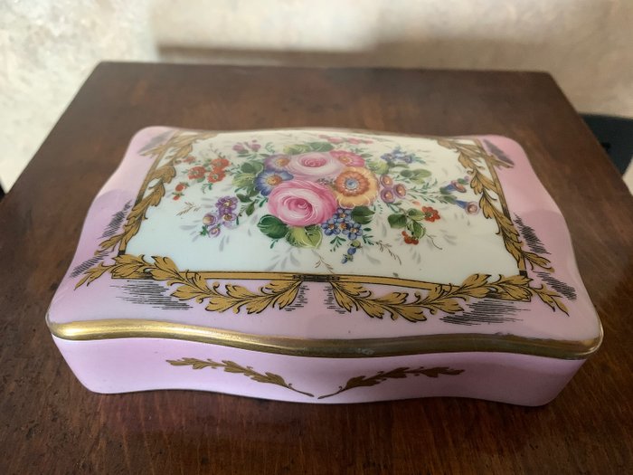 Limoges - Jewel box - Porcelain