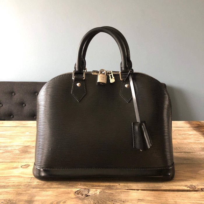 Louis Vuitton - Alma PM EPI Black Handbag - Catawiki