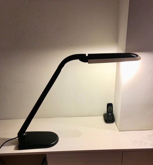 Ledu - Ledu - Design schwedische Tisch- oder Schreibtischlampe Ledu 711