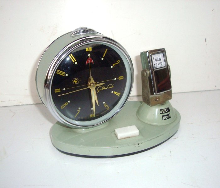 Golden Clock -  made in China  - Ceas, ceas cu alarmă și calendar perpetuu