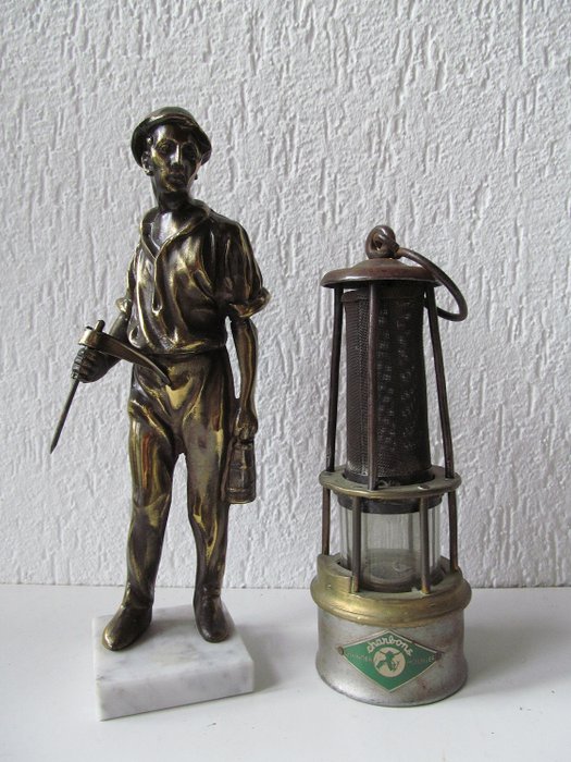 Antik mine lampe og miner statue - Zamak - metal og kobber
