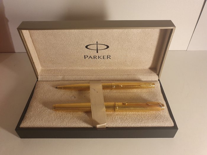 派克 - 派克Parker钢笔笔75笔18K金和圆珠笔笔身镀金