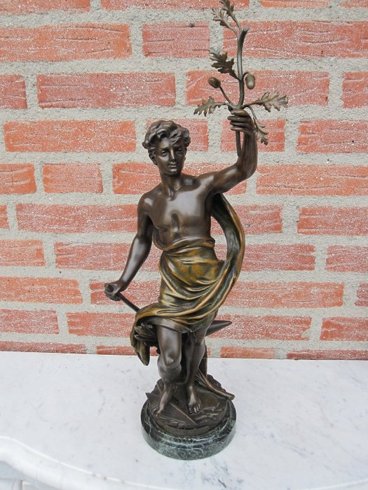 Émile Bruchon (act. ca. 1880-1910) - 雕塑, “ Gloire au travail”-55厘米 - 粗锌 - 大约1900年