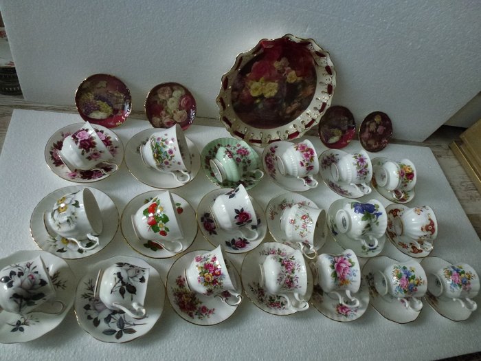 Royal Albert / Engelse Bone China  / Lefard Englang Collection - Grande collection Tasses et soucoupes & assiettes murales (24) - Porcelaine