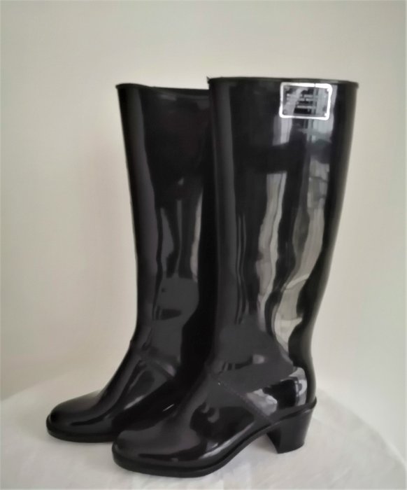 marc jacobs rubber boots