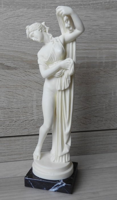 A.Santini - Statue(n) (1) - Ivorine (Harz mit Marmorpulver und Alabaster)