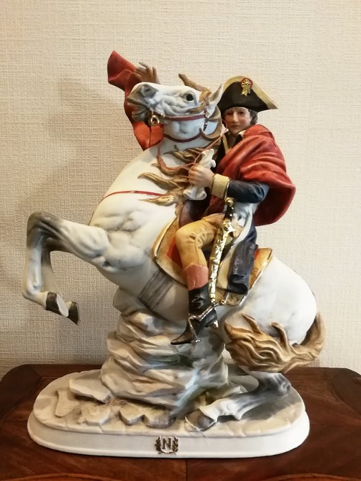 Estátua grande "Napoleão Bonaparte" - Porcelana do biscoito