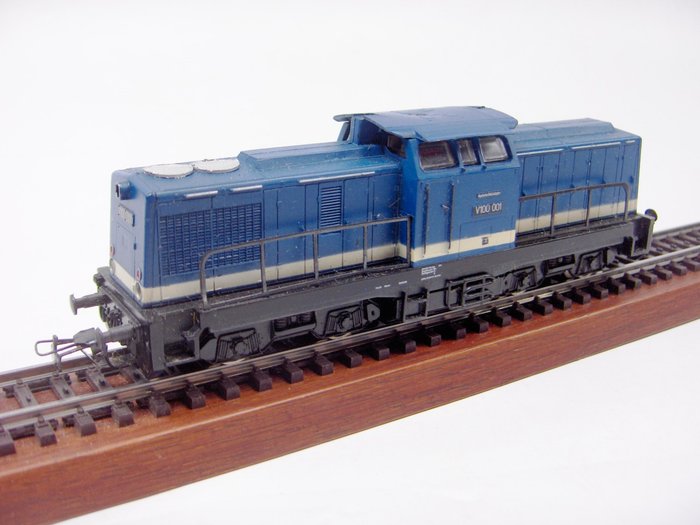 Gützold/Piko H0 - 5452 320 - Μηχανή τρένου ντίζελ - V100 σε μπλε χρώμα - DR (DDR)