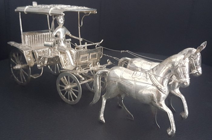 Silver Carriage with Horses - .800 zilver - Indonesië - Tweede helft 20e eeuw
