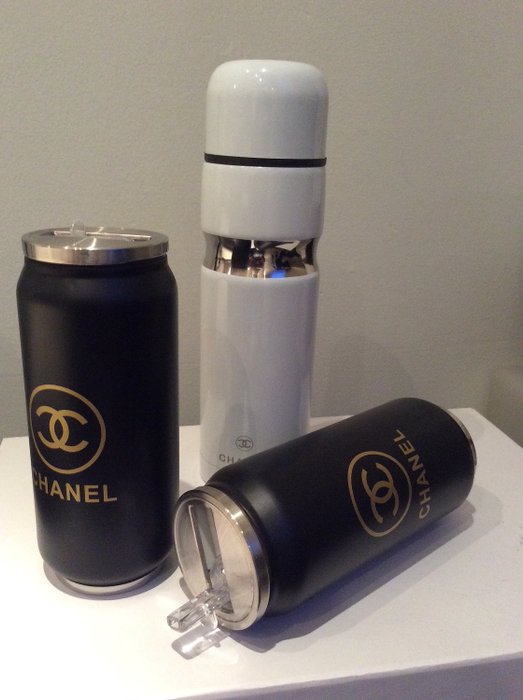 Chanel  - CHANEL thermos bottle en 2 bekers (3) - Staal (roestvrij)