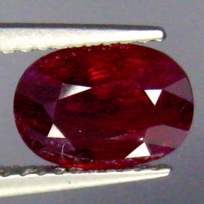 Pigeon´s Blood Ruby - 2.19 ct
