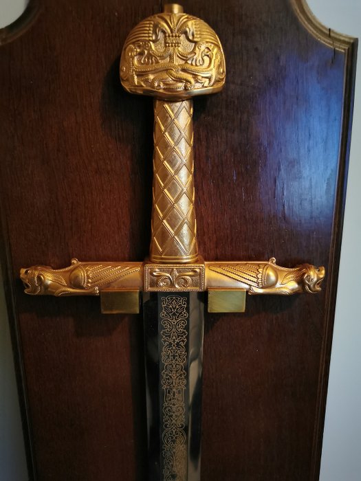 Franklin Mint - Das Schwert Karls des Großen - Holz, Stahl, Vergoldet