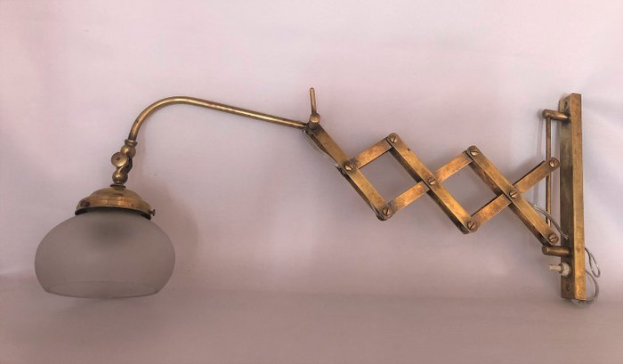Muurlamp, Uitschuifbare balglamp in messing uit de jaren 50 - Glas, Messing