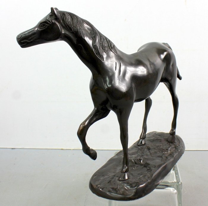 古董青銅馬雕像 - 青銅色