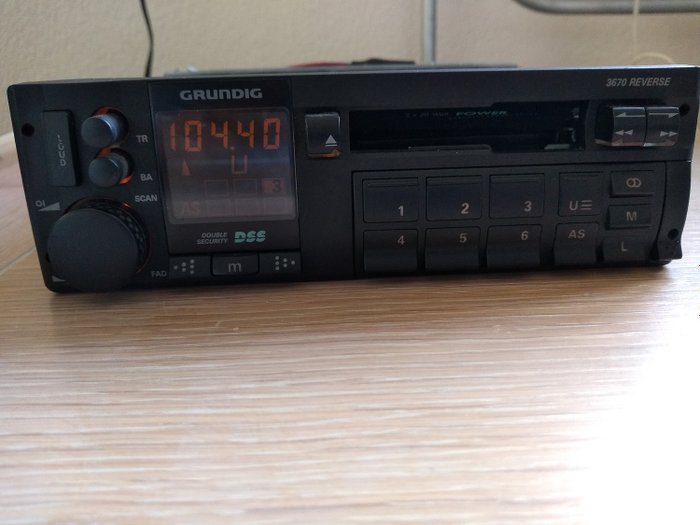 rádio do carro - Grundig 3670 - 1992